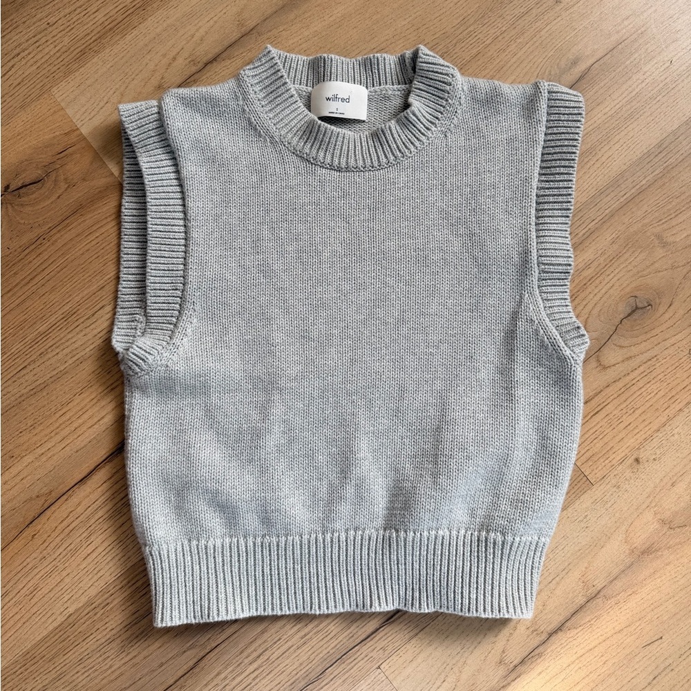 Aritzia Wilfred Light Gray Knit Top